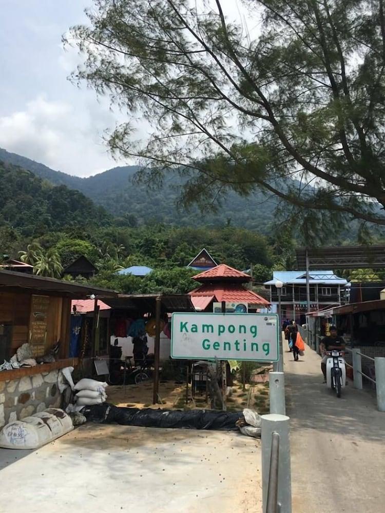 Marina Bay Resort & Restaurant Kampung Genting Экстерьер фото