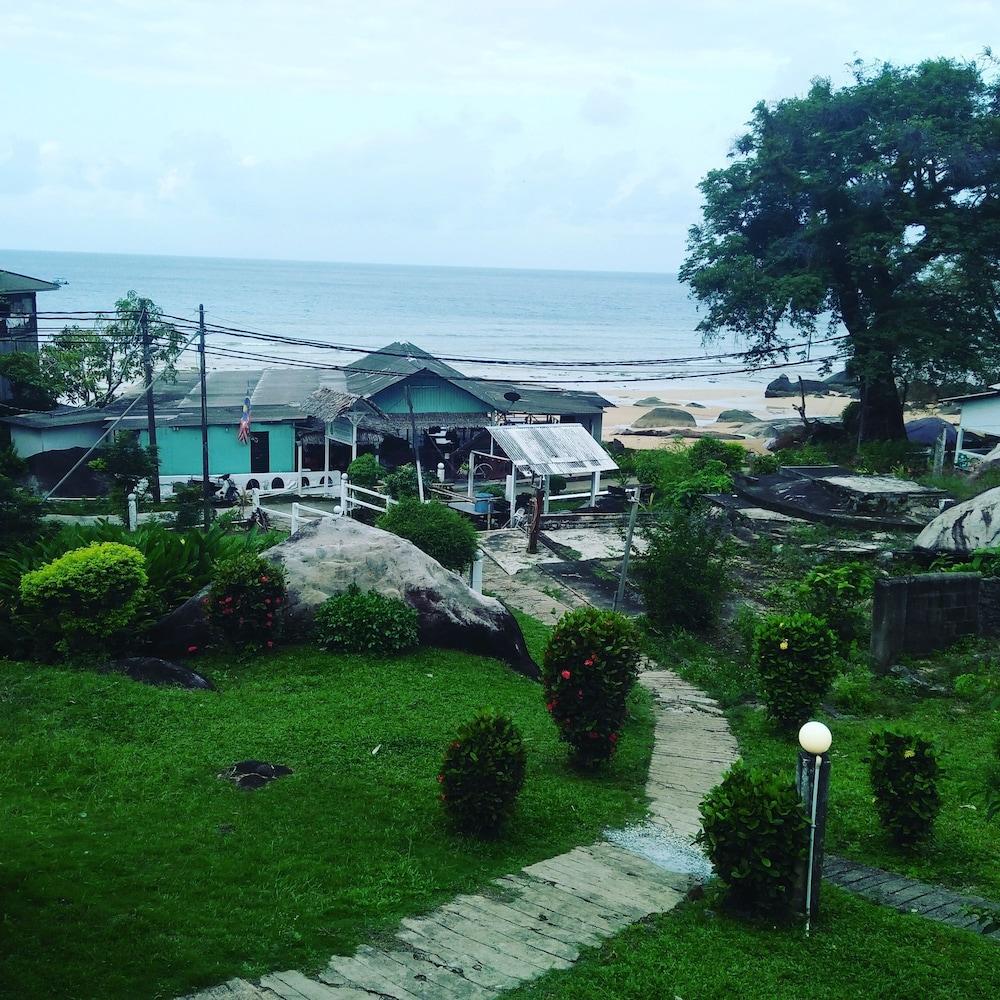 Marina Bay Resort & Restaurant Kampung Genting Экстерьер фото