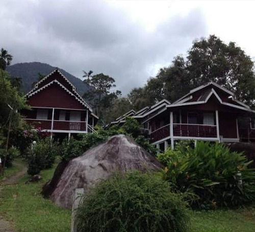 Marina Bay Resort & Restaurant Kampung Genting Экстерьер фото