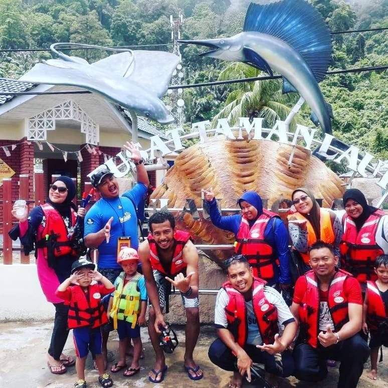 Marina Bay Resort & Restaurant Kampung Genting Экстерьер фото