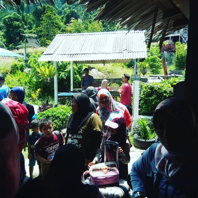 Marina Bay Resort & Restaurant Kampung Genting Экстерьер фото