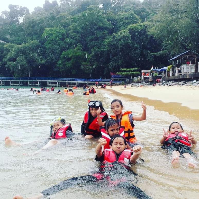 Marina Bay Resort & Restaurant Kampung Genting Экстерьер фото